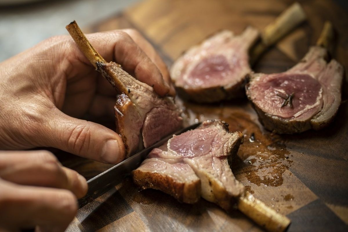 Halal Silere French Trimmed Lamb Rack (2)