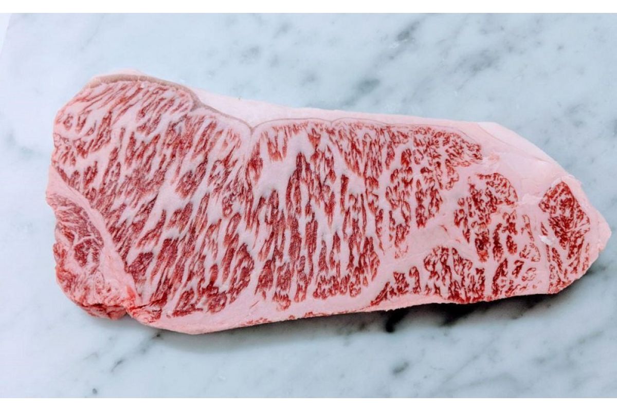 A5 Japanese Wagyu Kobe Sirloin Steak BMS 9
